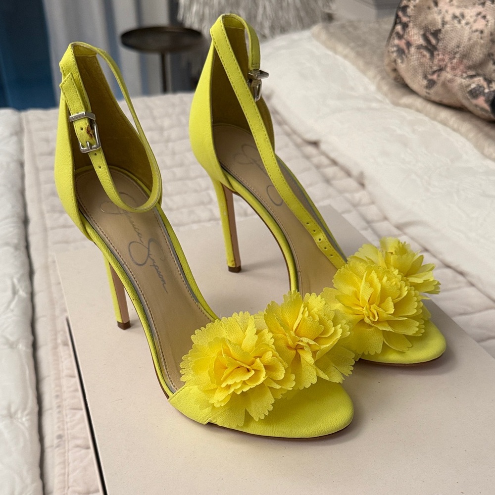 NEW 7.5/8 (38) Jessica Simpson